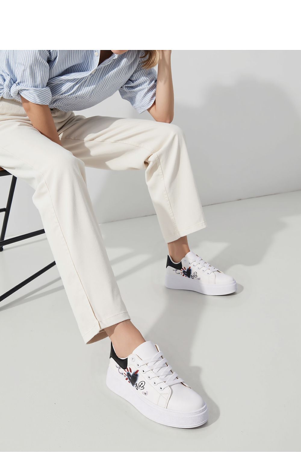 Sport Shoes model 210257 Inello