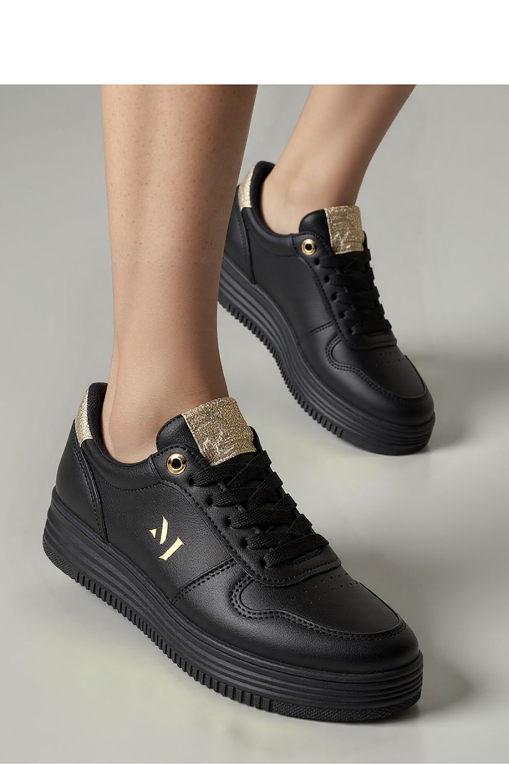 Sport Shoes model 210259 Inello