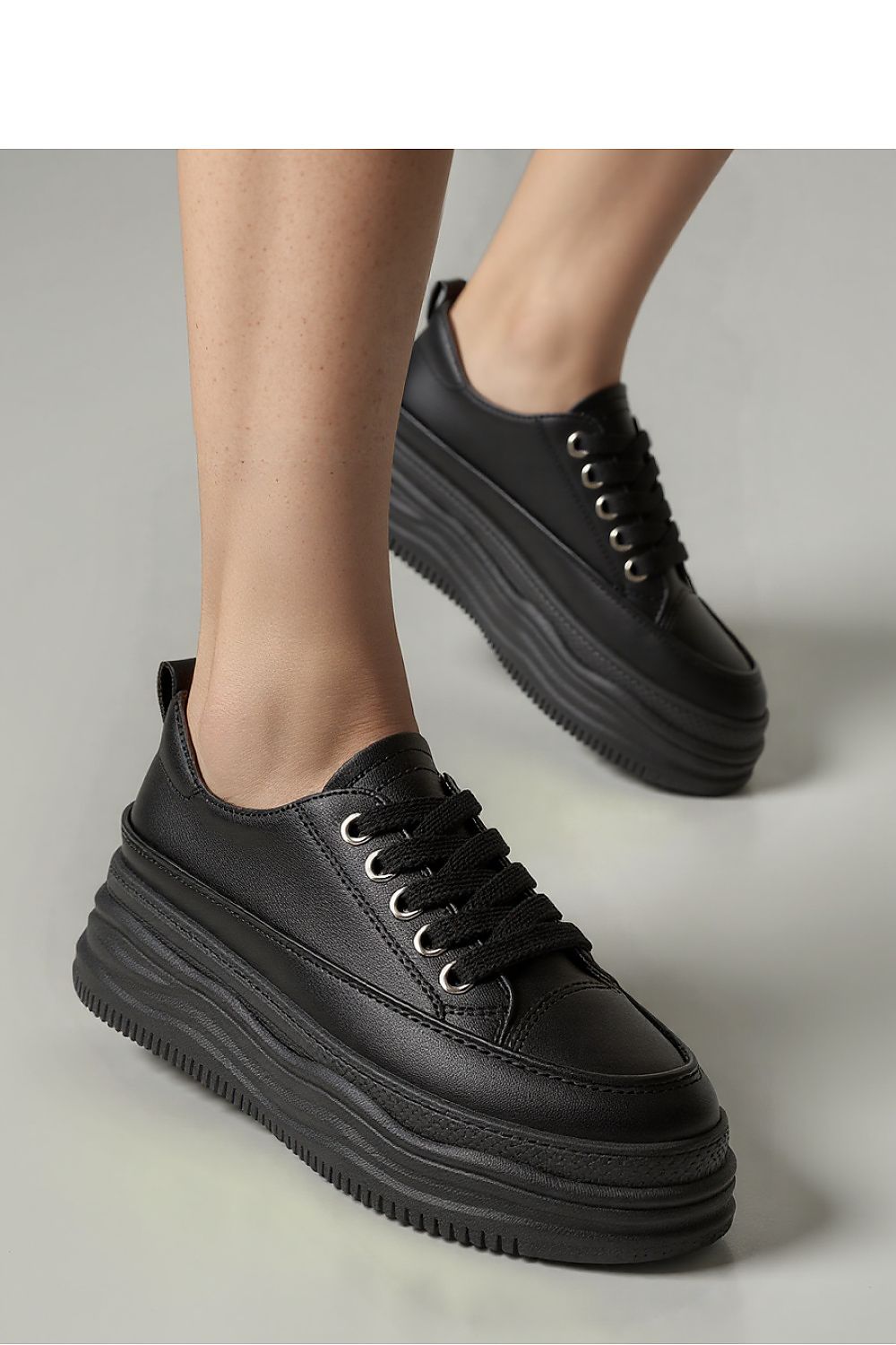 Sport Shoes model 210270 Inello