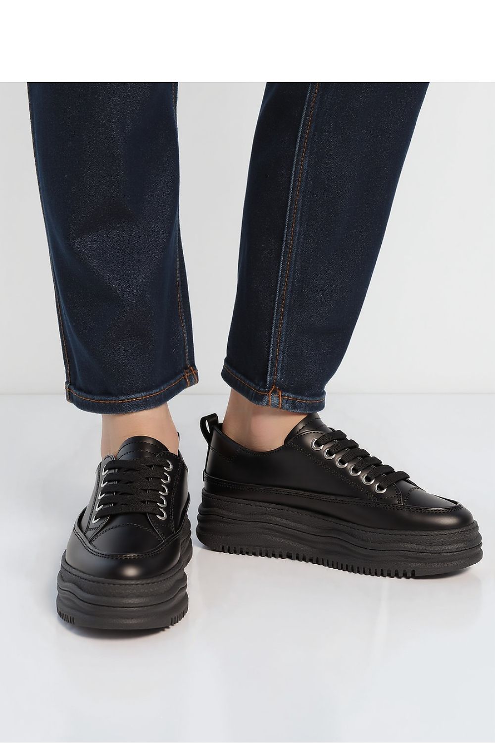 Sport Shoes model 210270 Inello