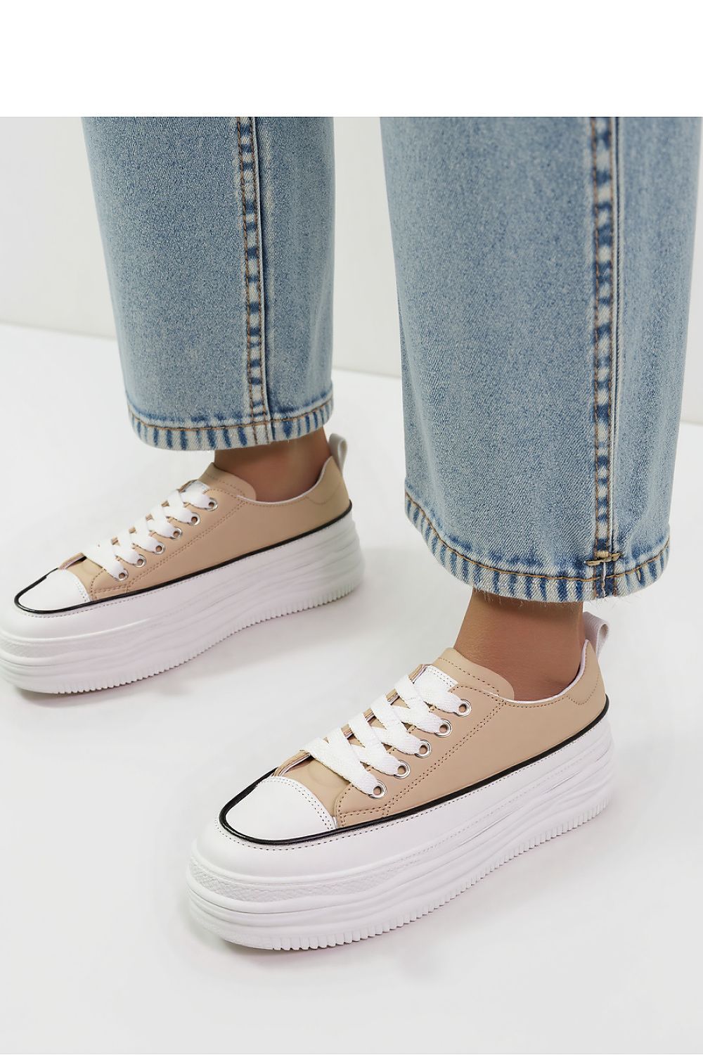 Sport Shoes model 210271 Inello