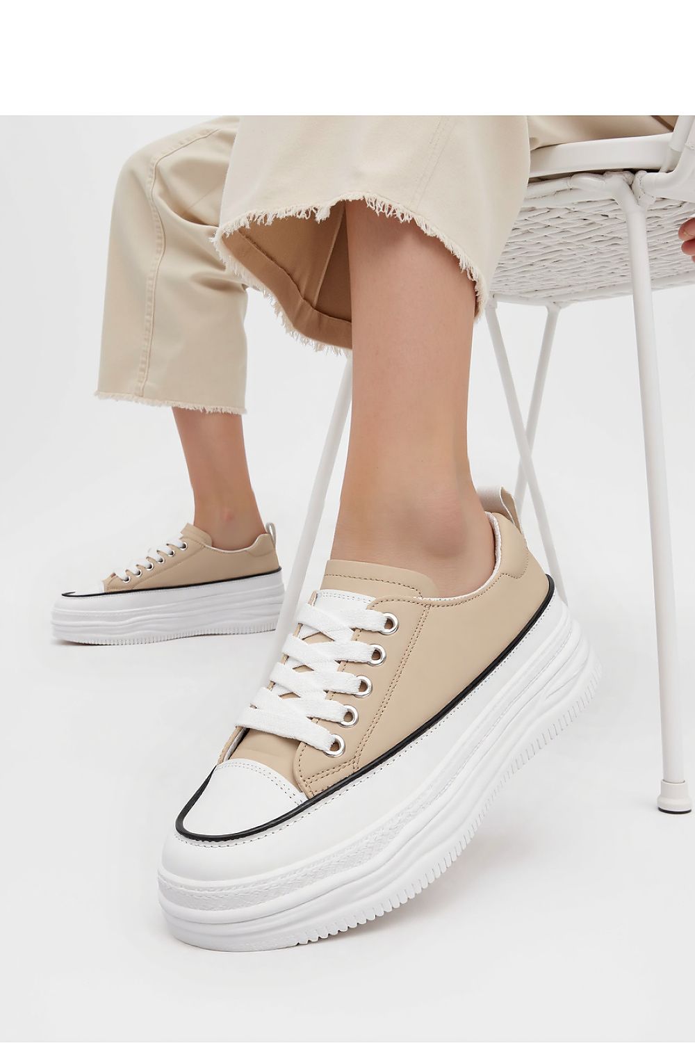 Sport Shoes model 210271 Inello