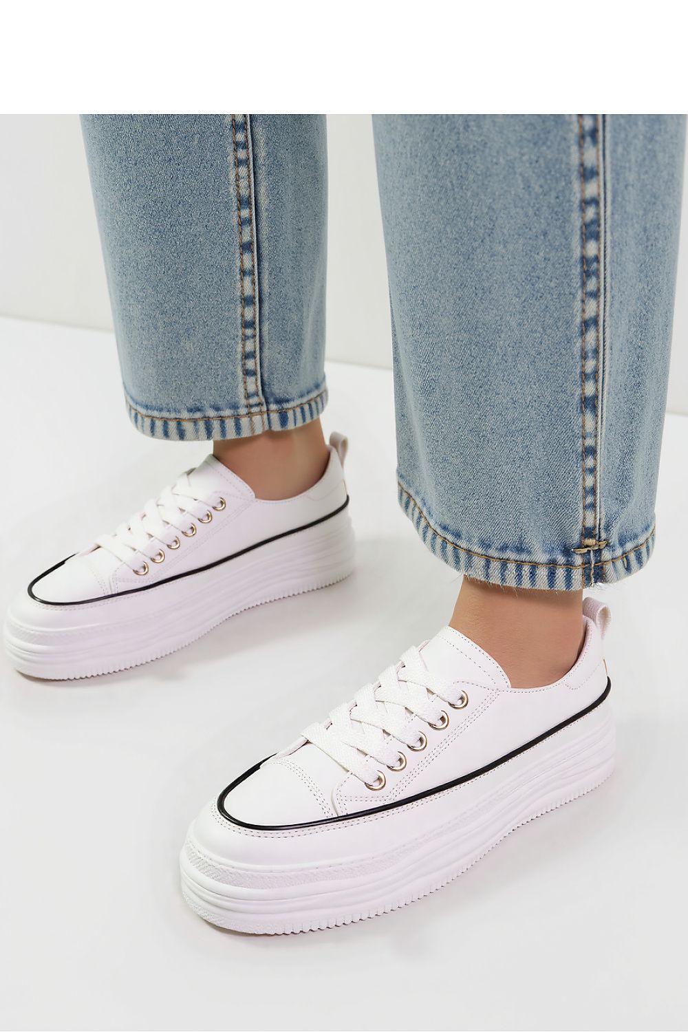 Sport Shoes model 210273 Inello