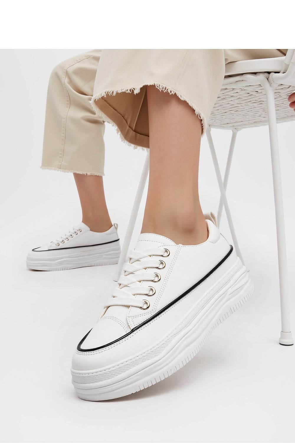 Sport Shoes model 210273 Inello