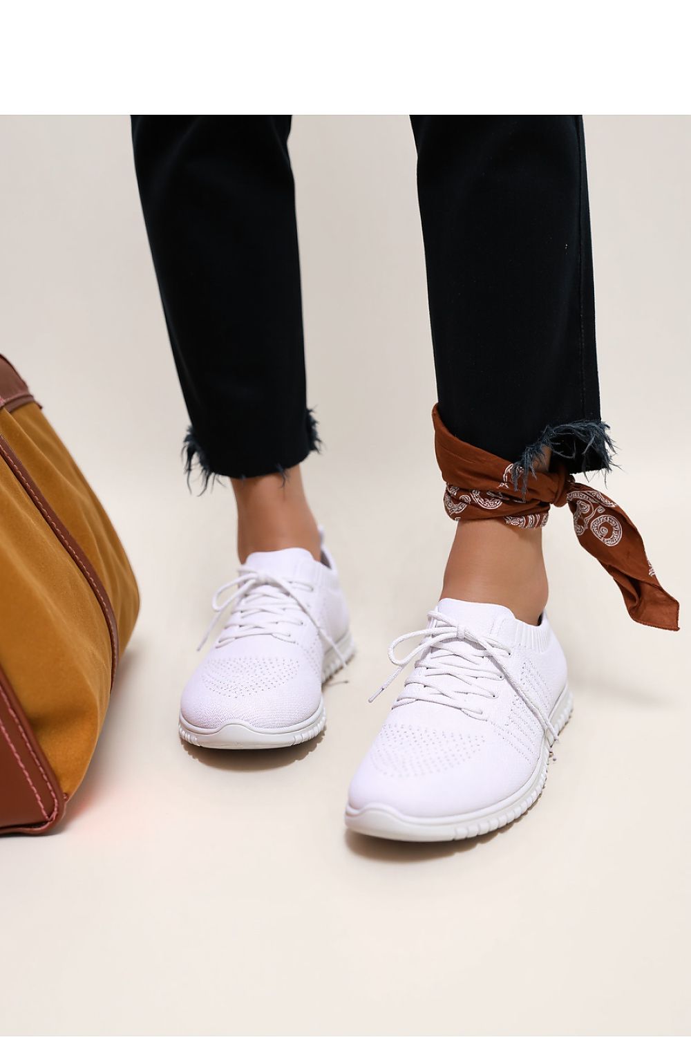 Sport Shoes model 210275 Inello