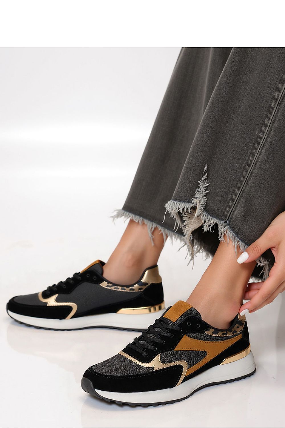 Sport Shoes model 210276 Inello