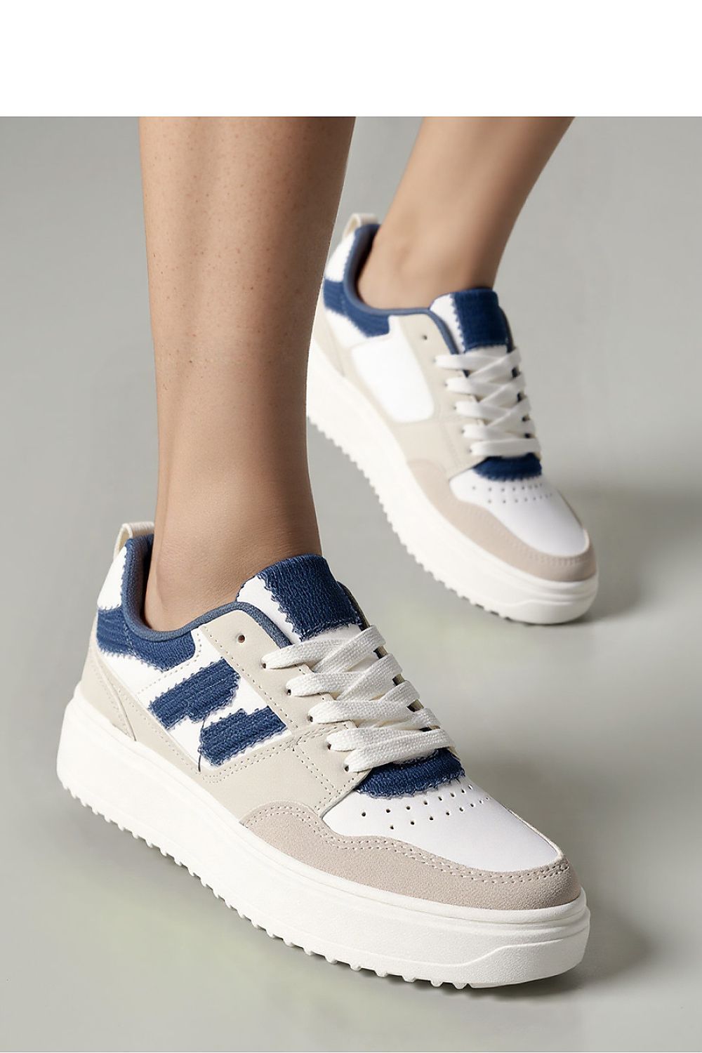 Sport Shoes model 210277 Inello
