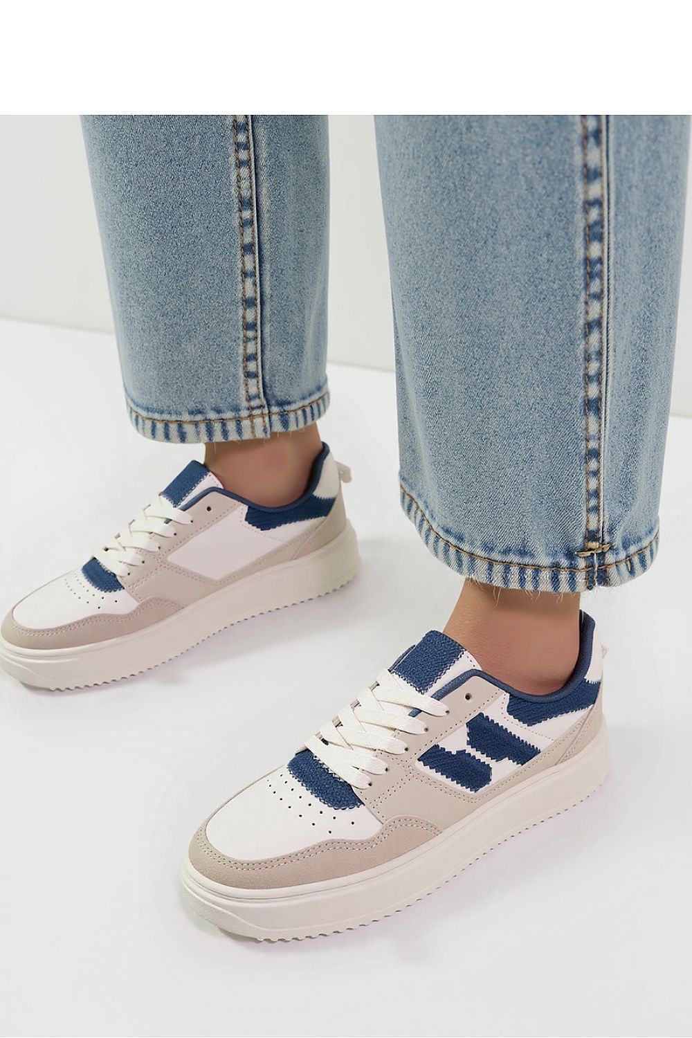 Sport Shoes model 210277 Inello