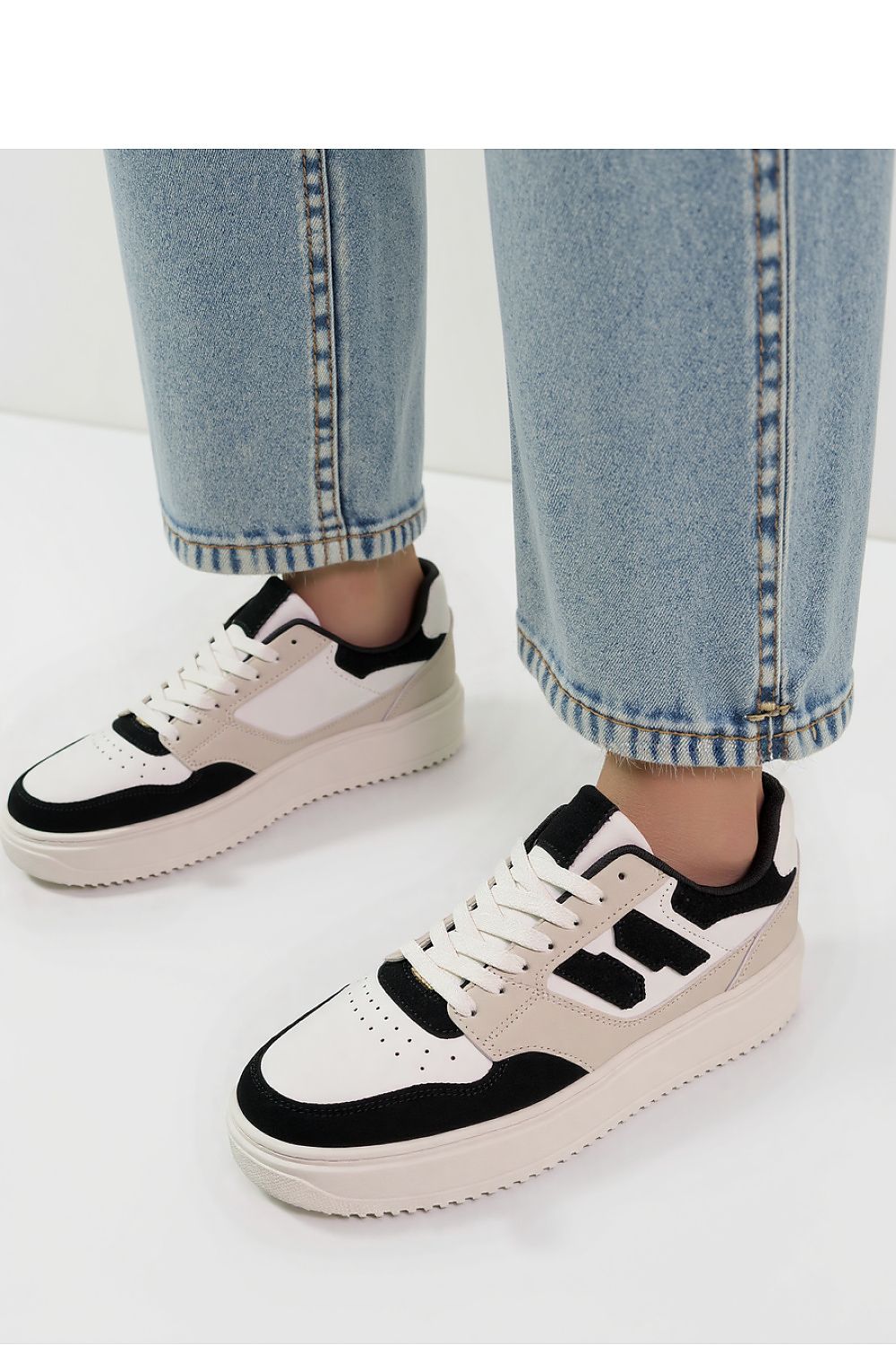 Sport Shoes model 210279 Inello