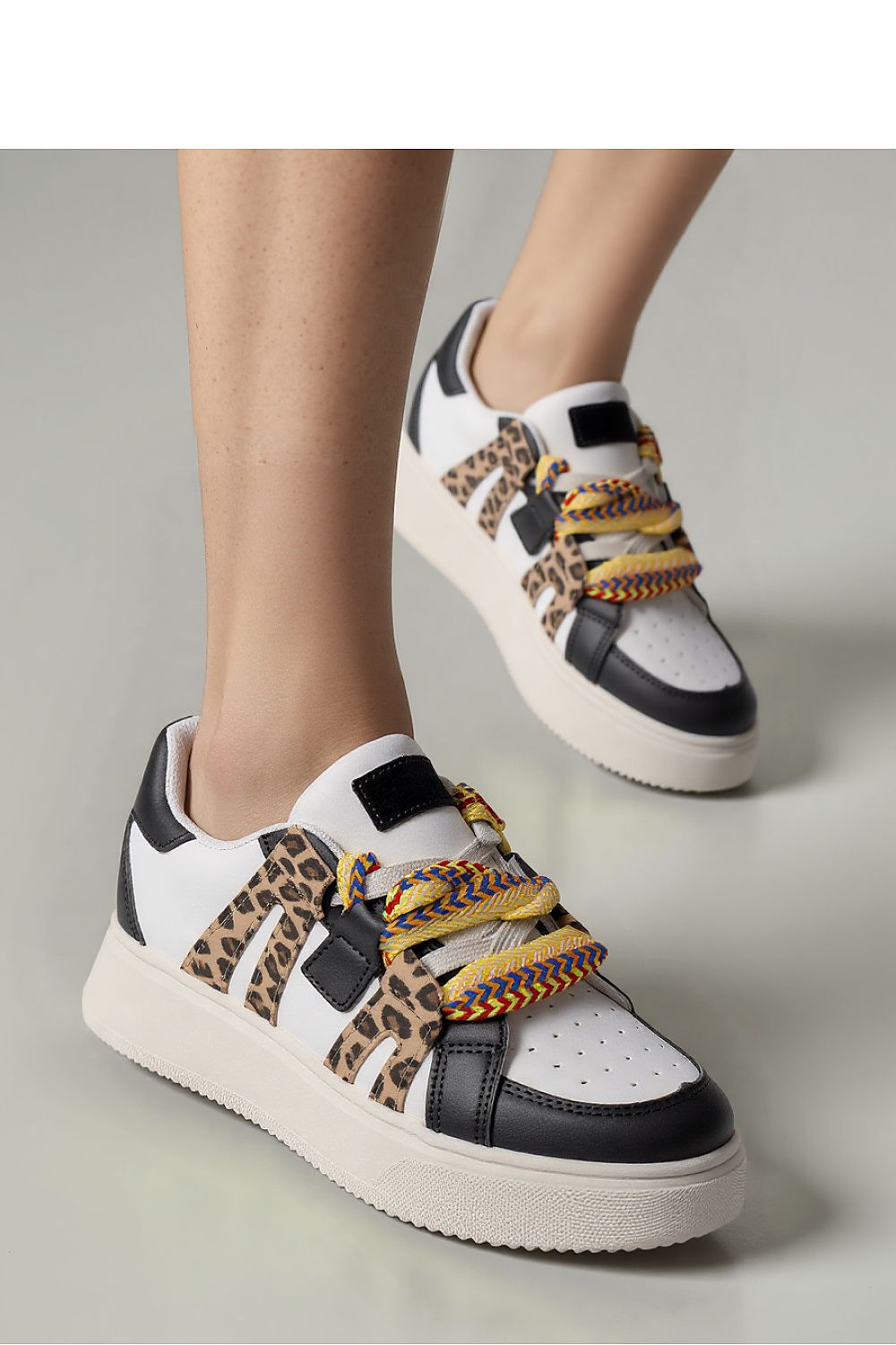 Sport Shoes model 210315 Inello