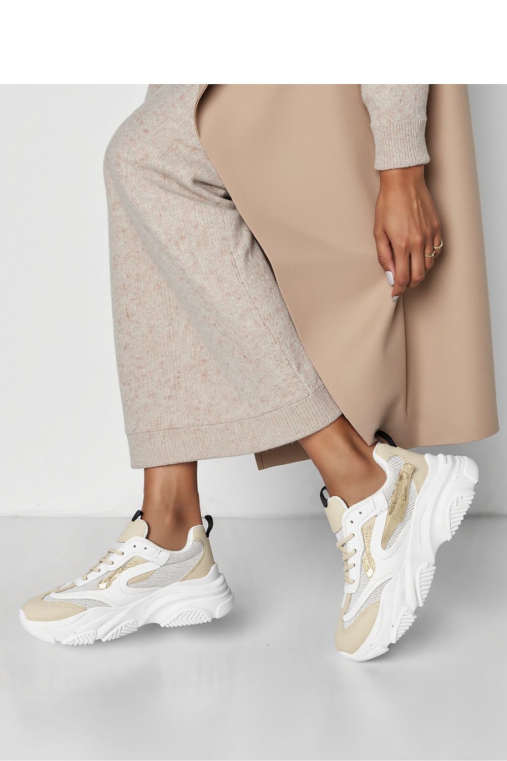 Sport Shoes model 210372 Inello