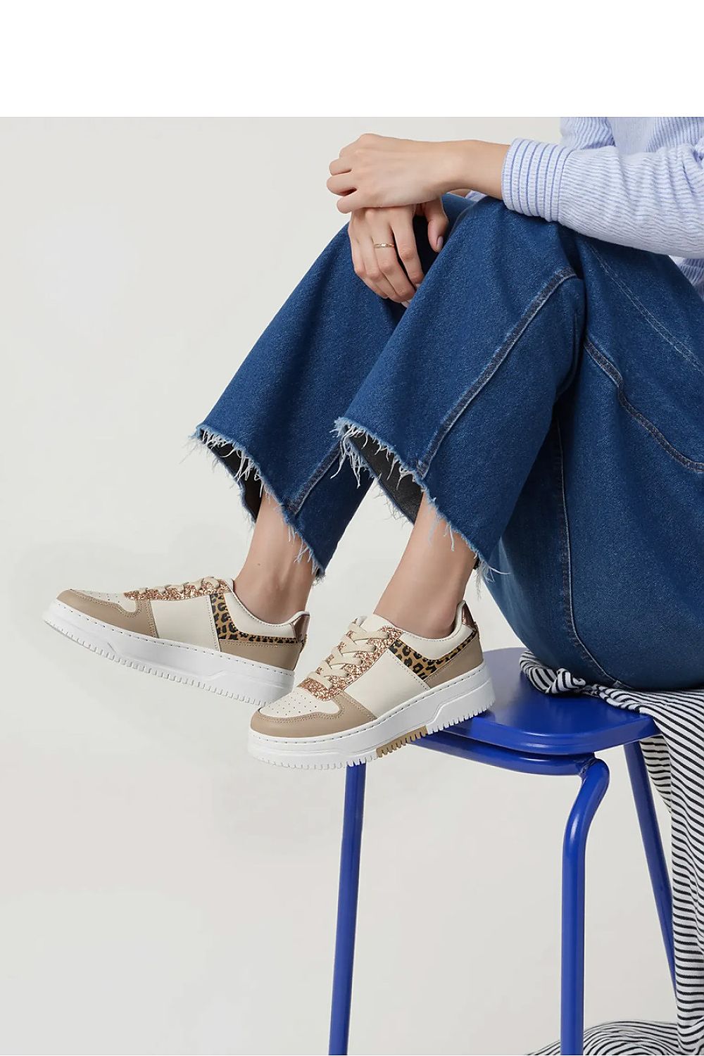 Sport Shoes model 210385 Inello