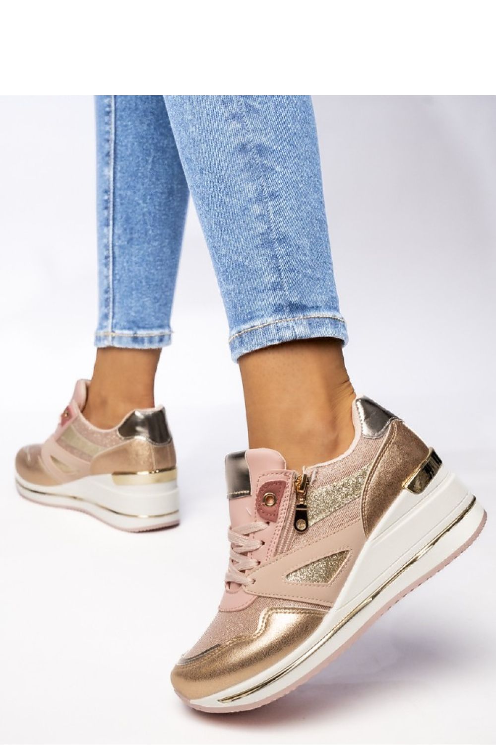 Sport Shoes model 210448 Inello