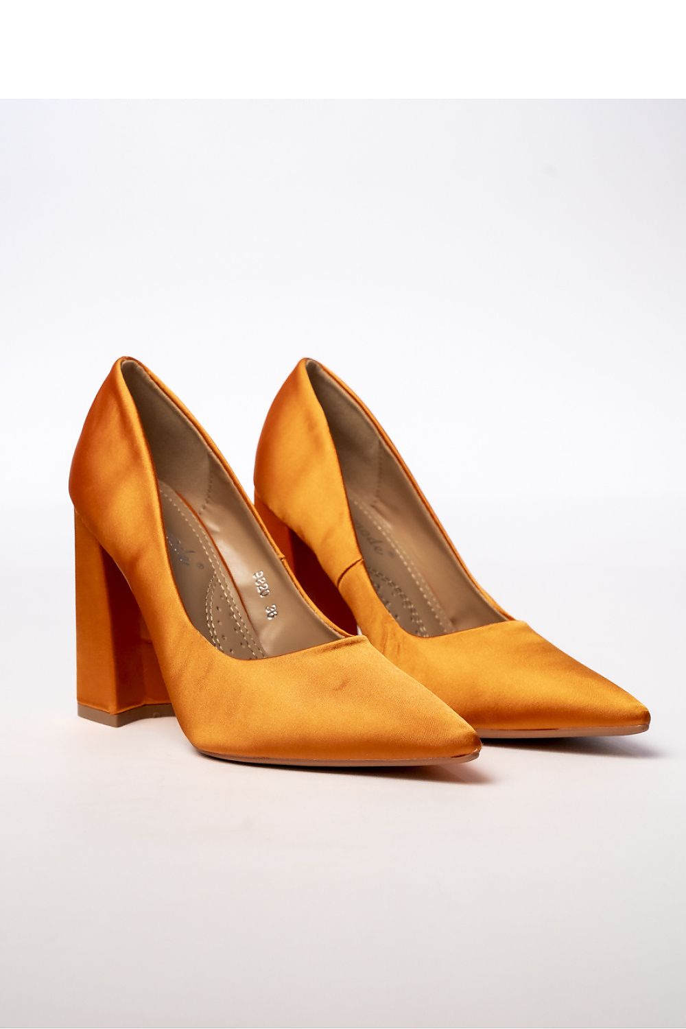 Block heel pumps model 210530 Inello