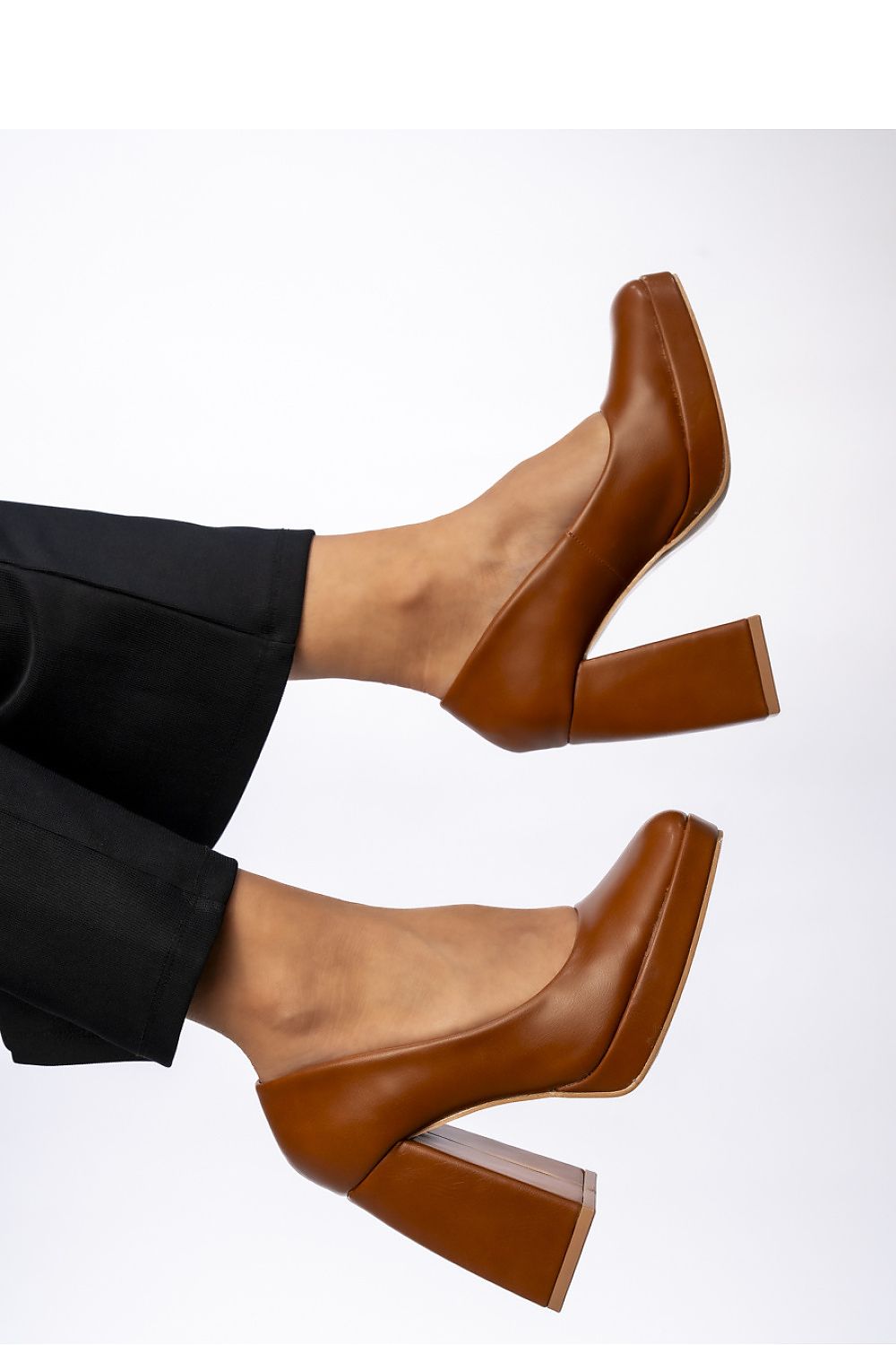 Block heel pumps model 210549 Inello