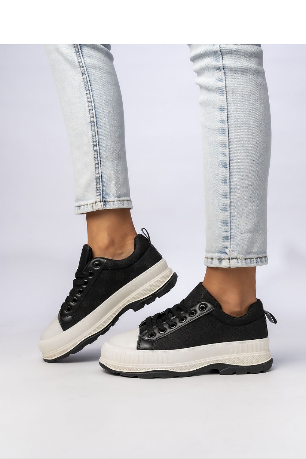 Sport Shoes model 210574 Inello