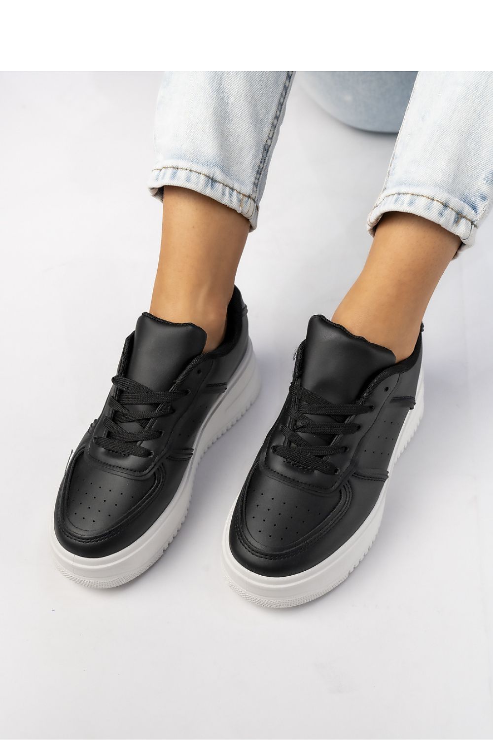 Sport Shoes model 210575 Inello