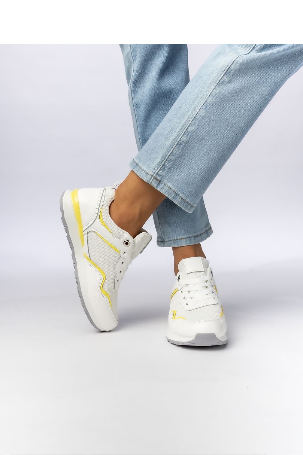 Sport Shoes model 210581 Inello