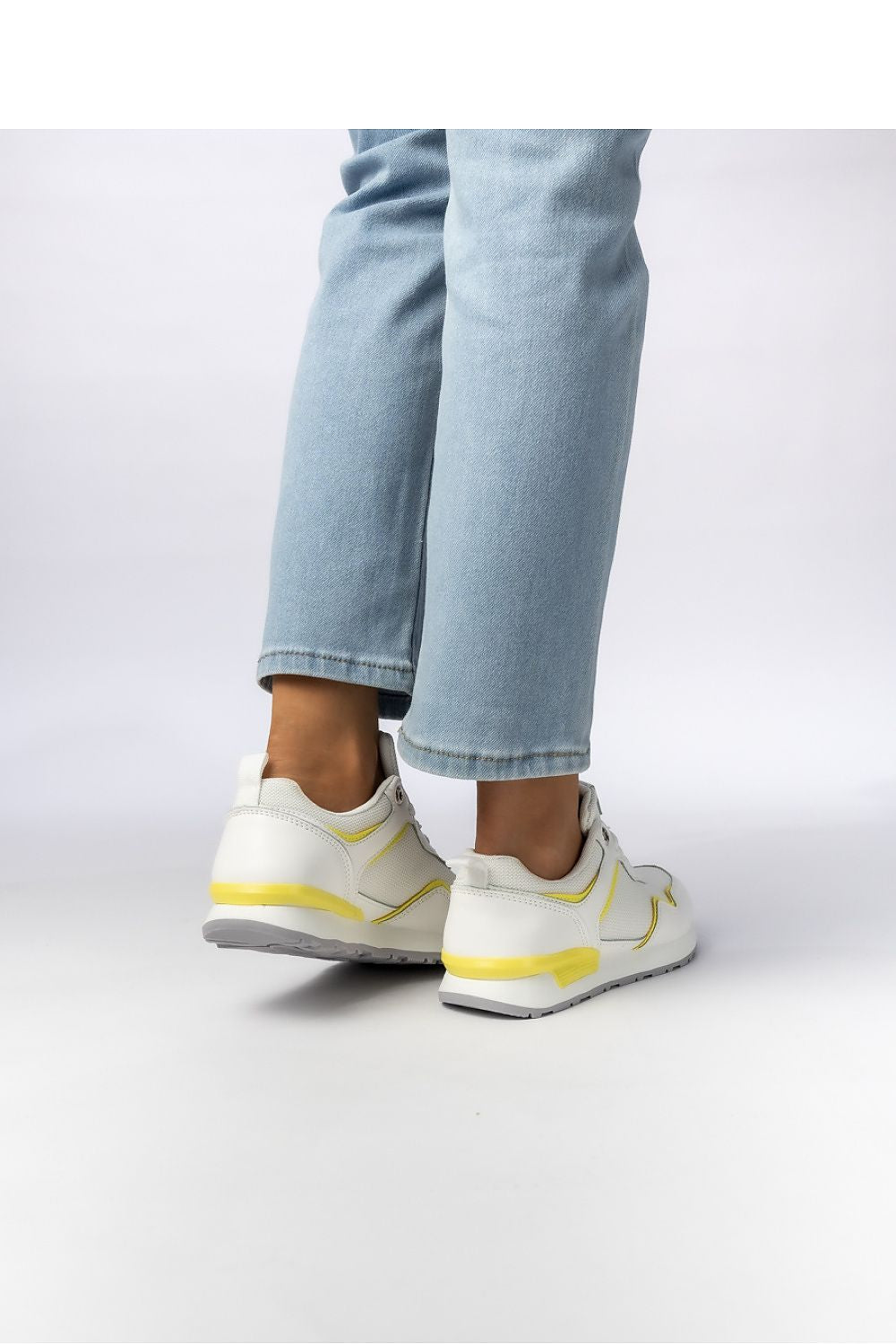 Sport Shoes model 210581 Inello