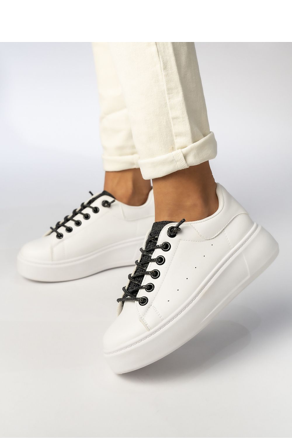 Sport Shoes model 210582 Inello