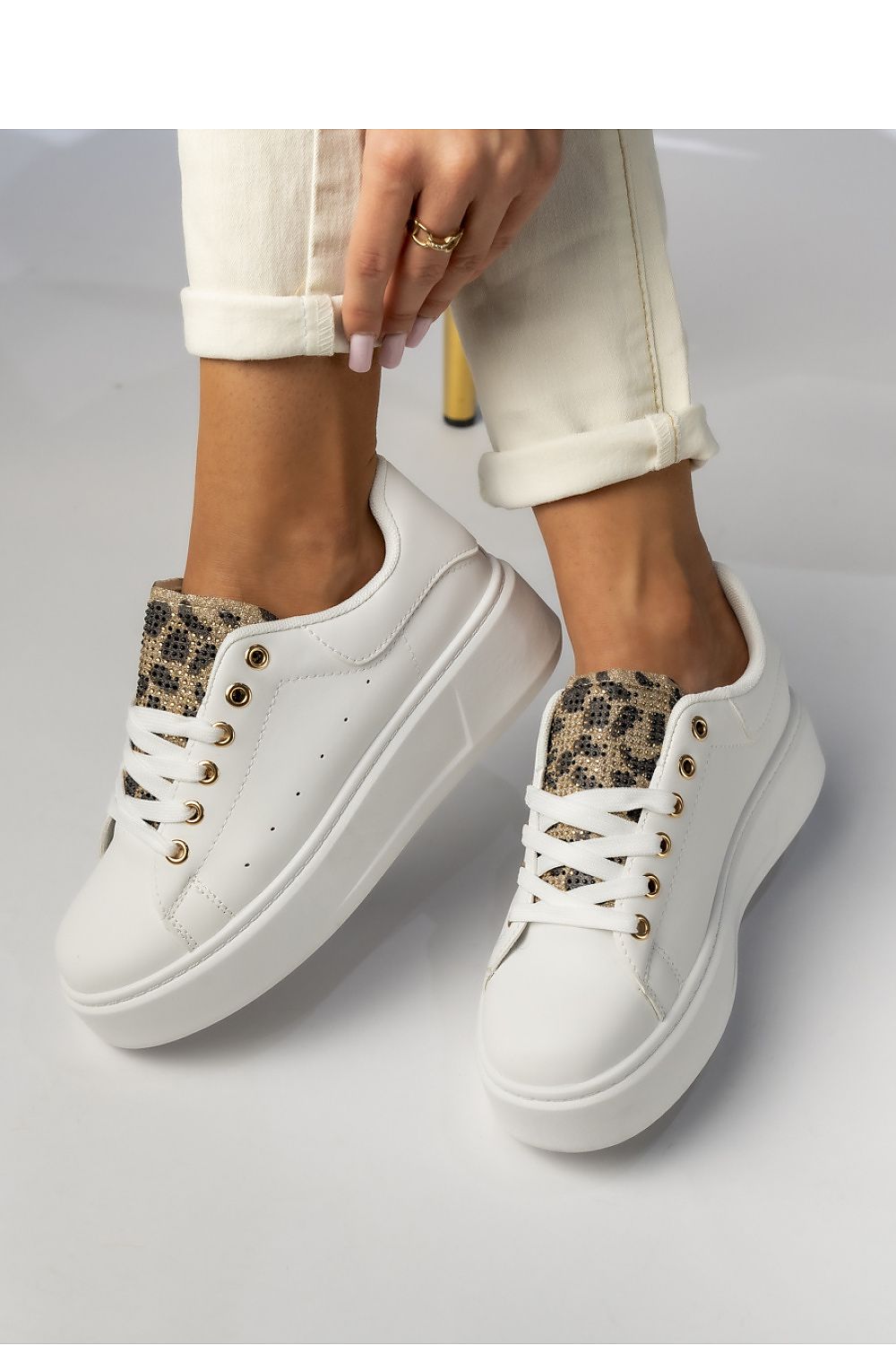 Sport Shoes model 210583 Inello