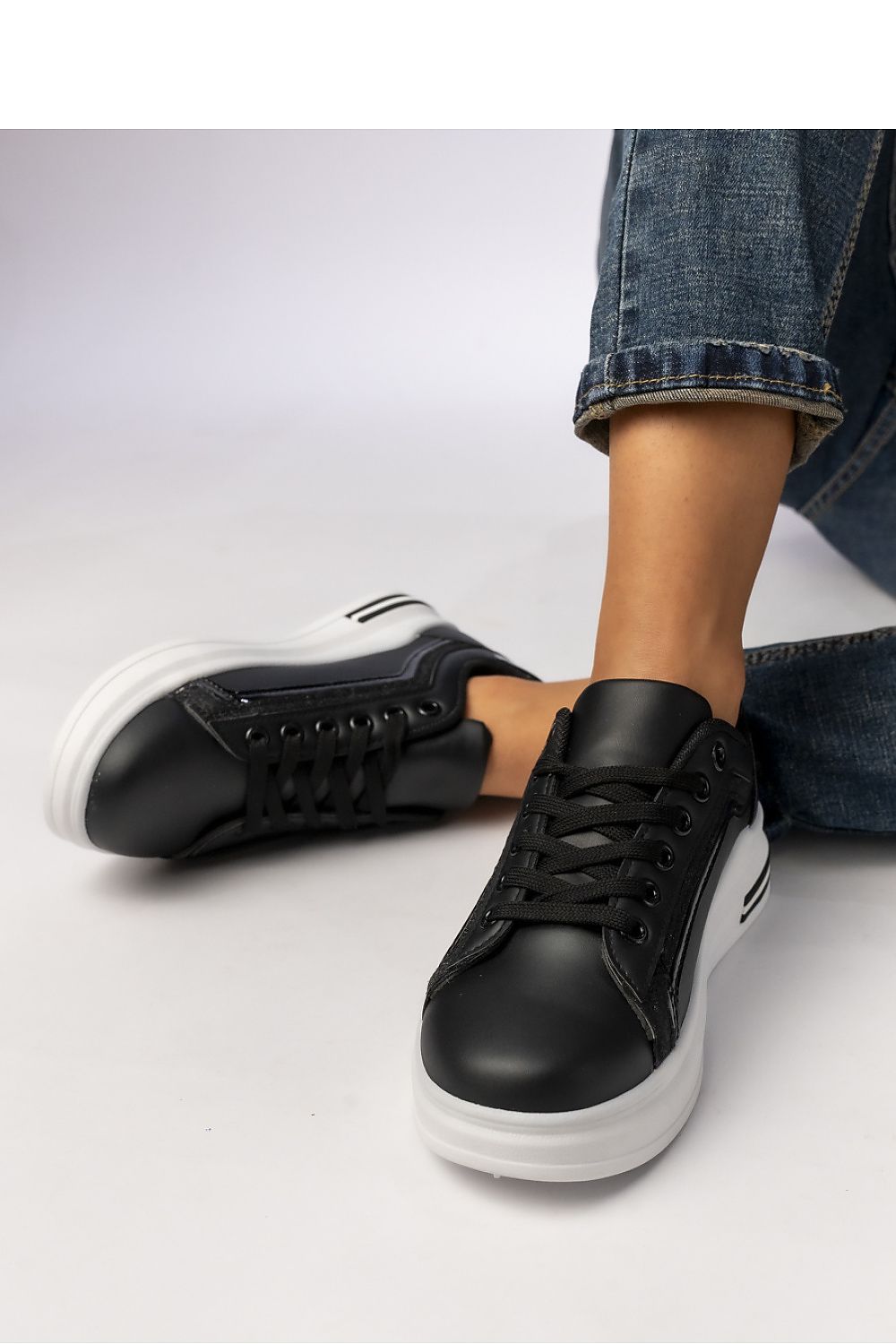 Sport Shoes model 210586 Inello