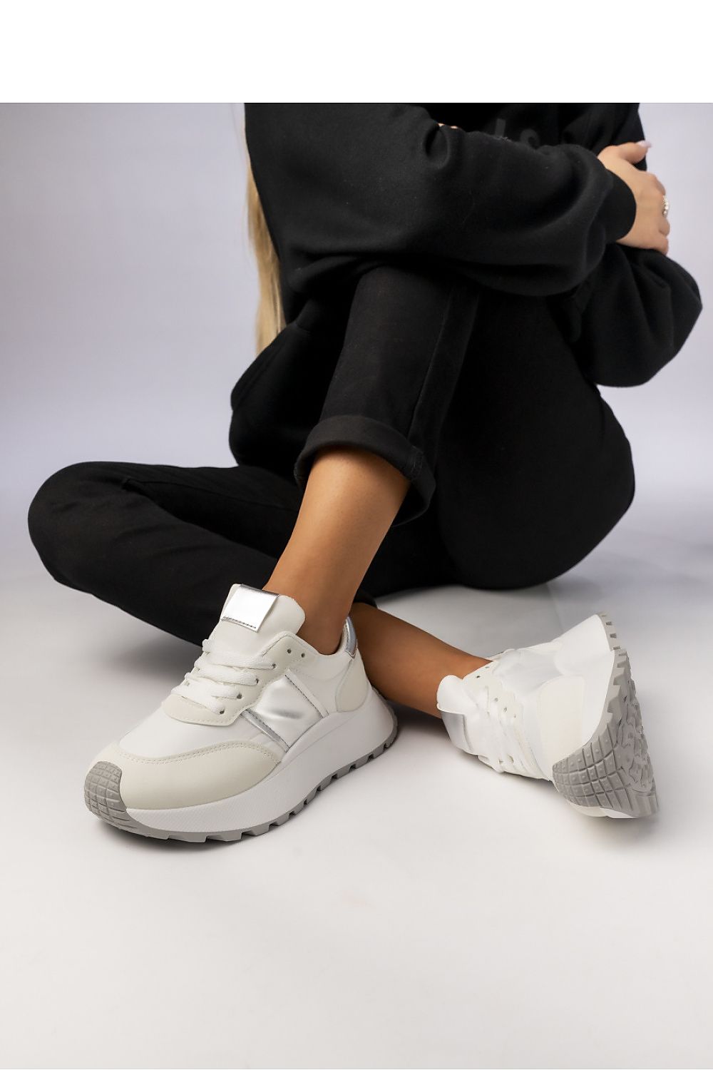 Sport Shoes model 210588 Inello