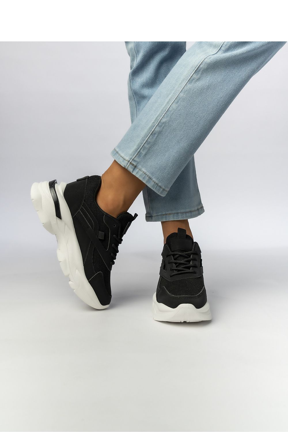 Sport Shoes model 210592 Inello