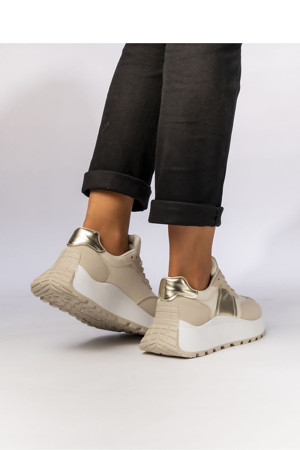 Sport Shoes model 210597 Inello