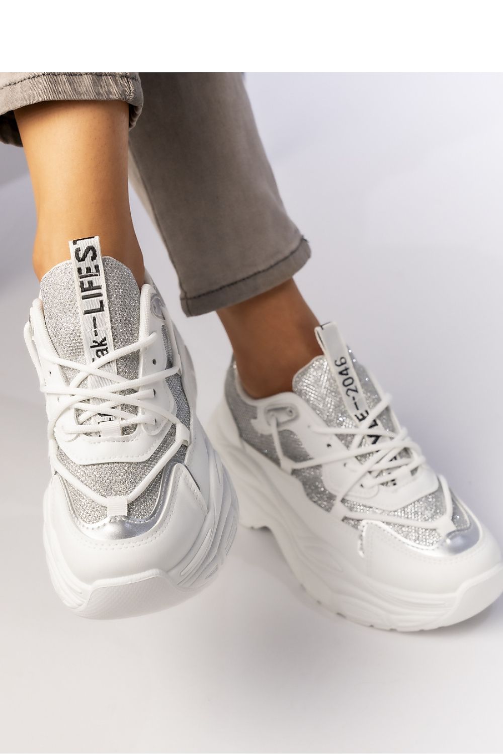 Sport Shoes model 210598 Inello