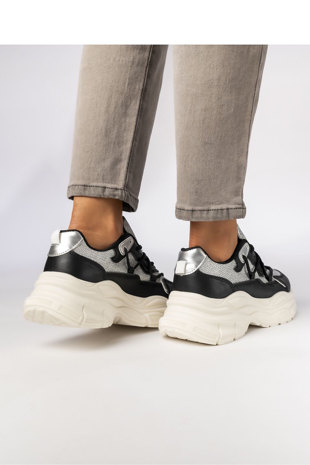 Sport Shoes model 210599 Inello