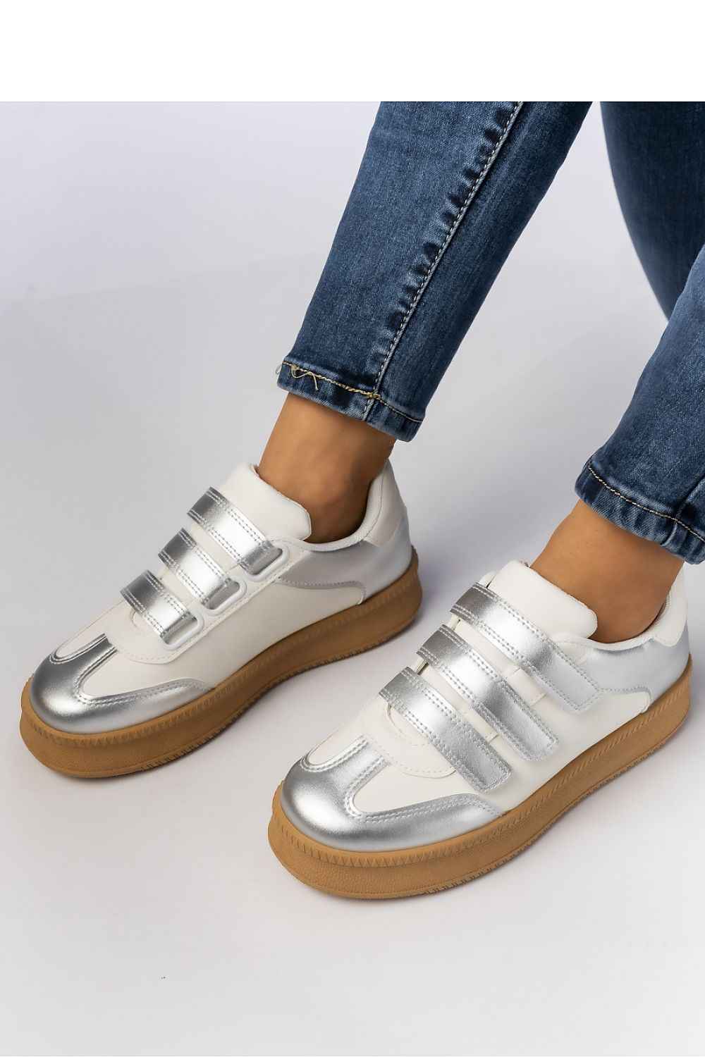 Sneakers model 210605 Inello