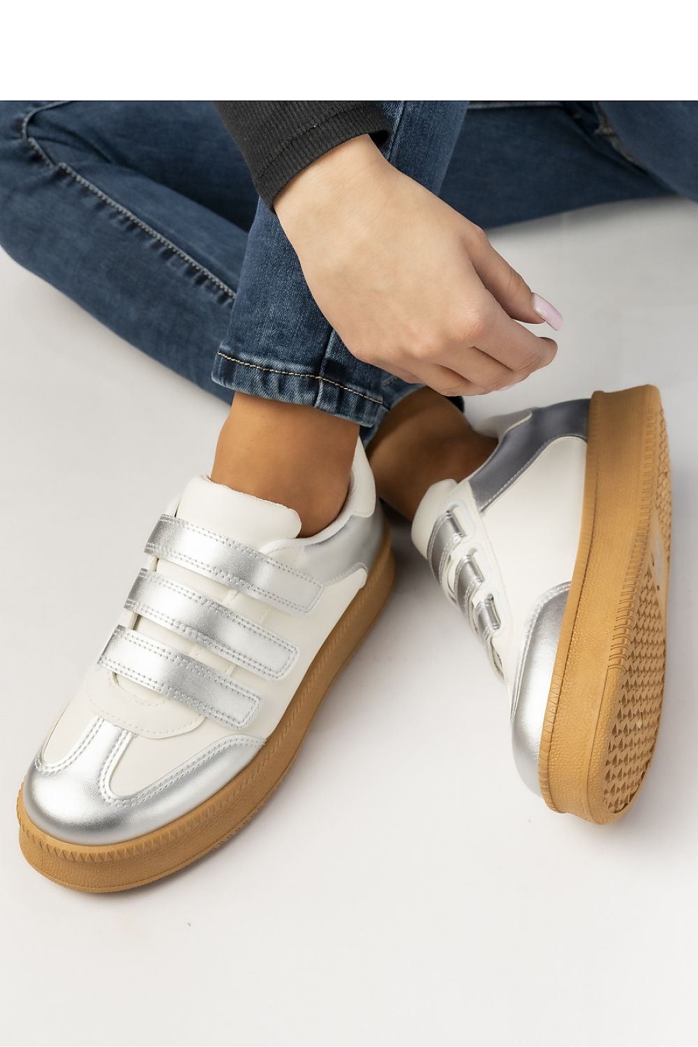 Sneakers model 210605 Inello