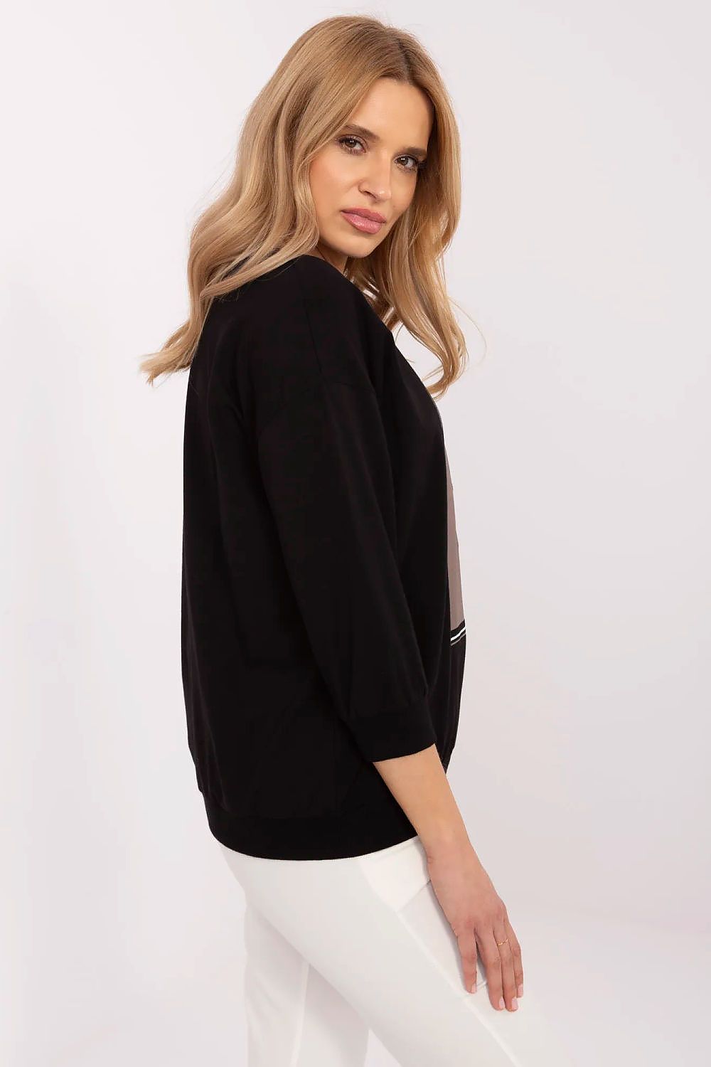 Blouse model 210655 Relevance