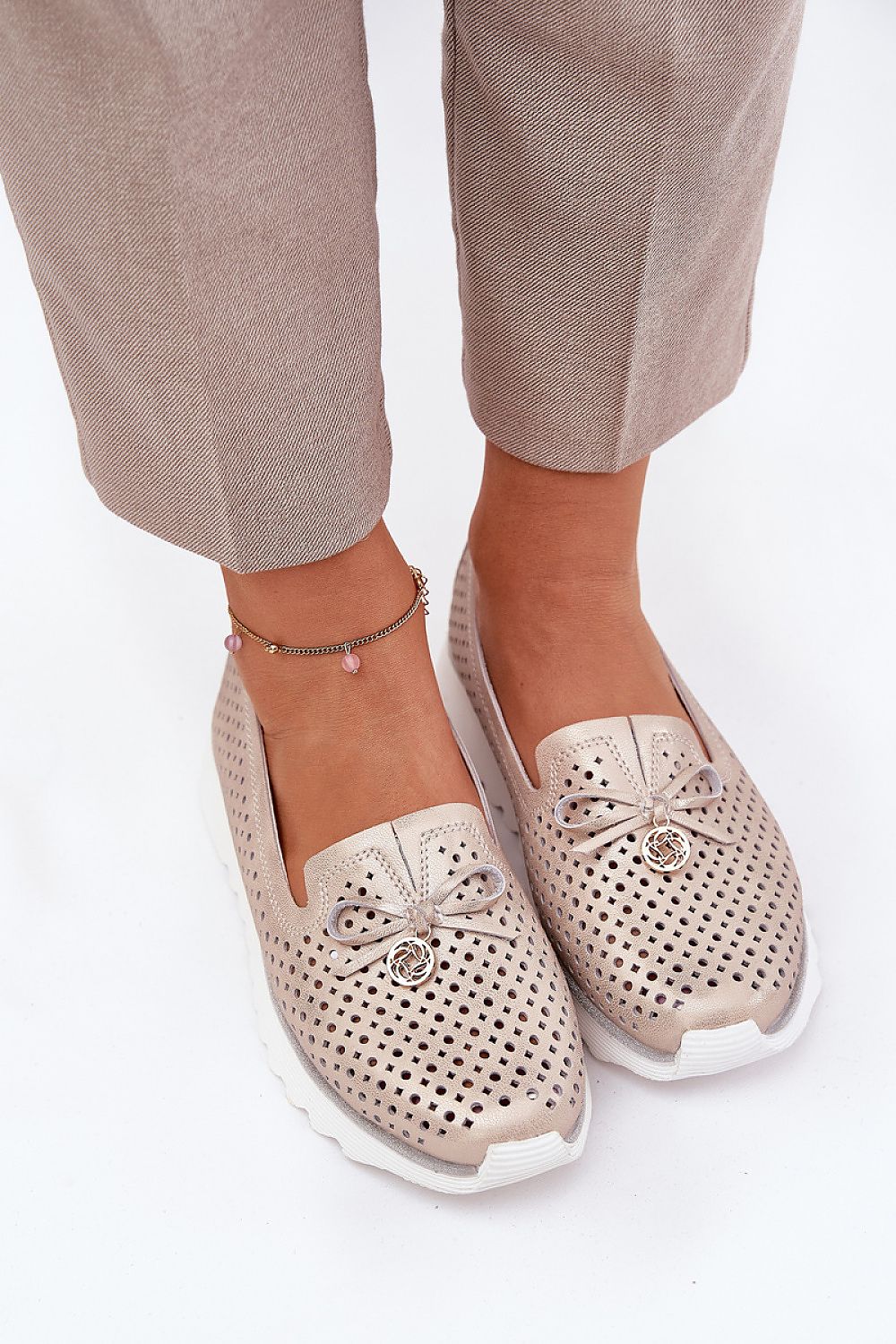 Low Shoes model 211119 Step in style