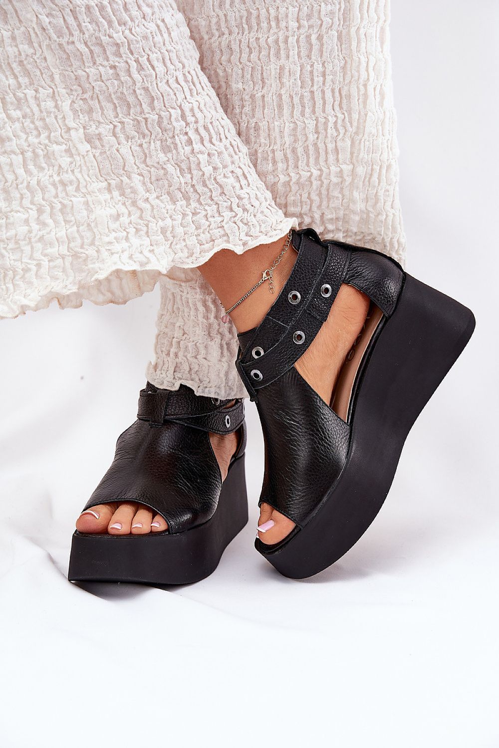 Buskin model 211948 Step in style