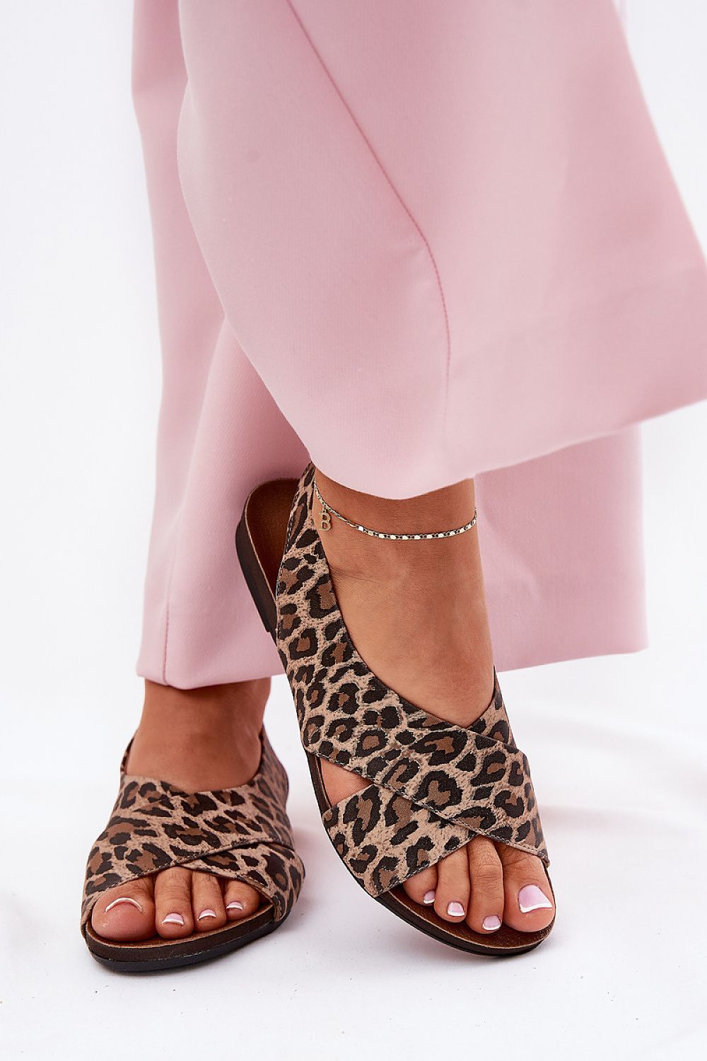 Sandals model 212118 Step in style