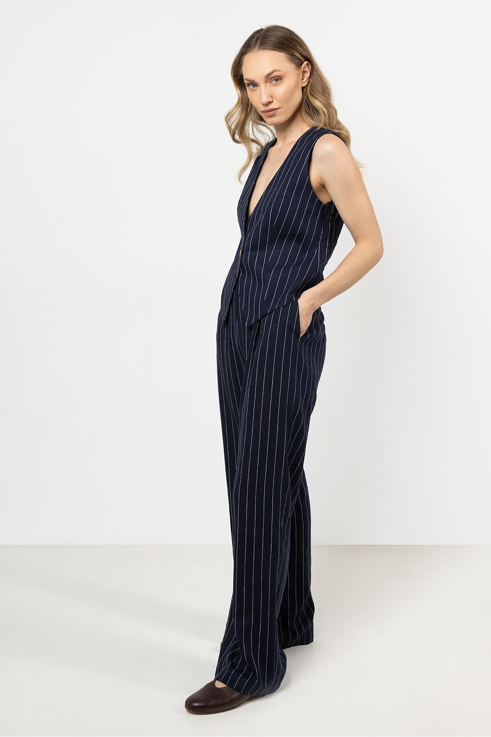 Women trousers model 212186 awama