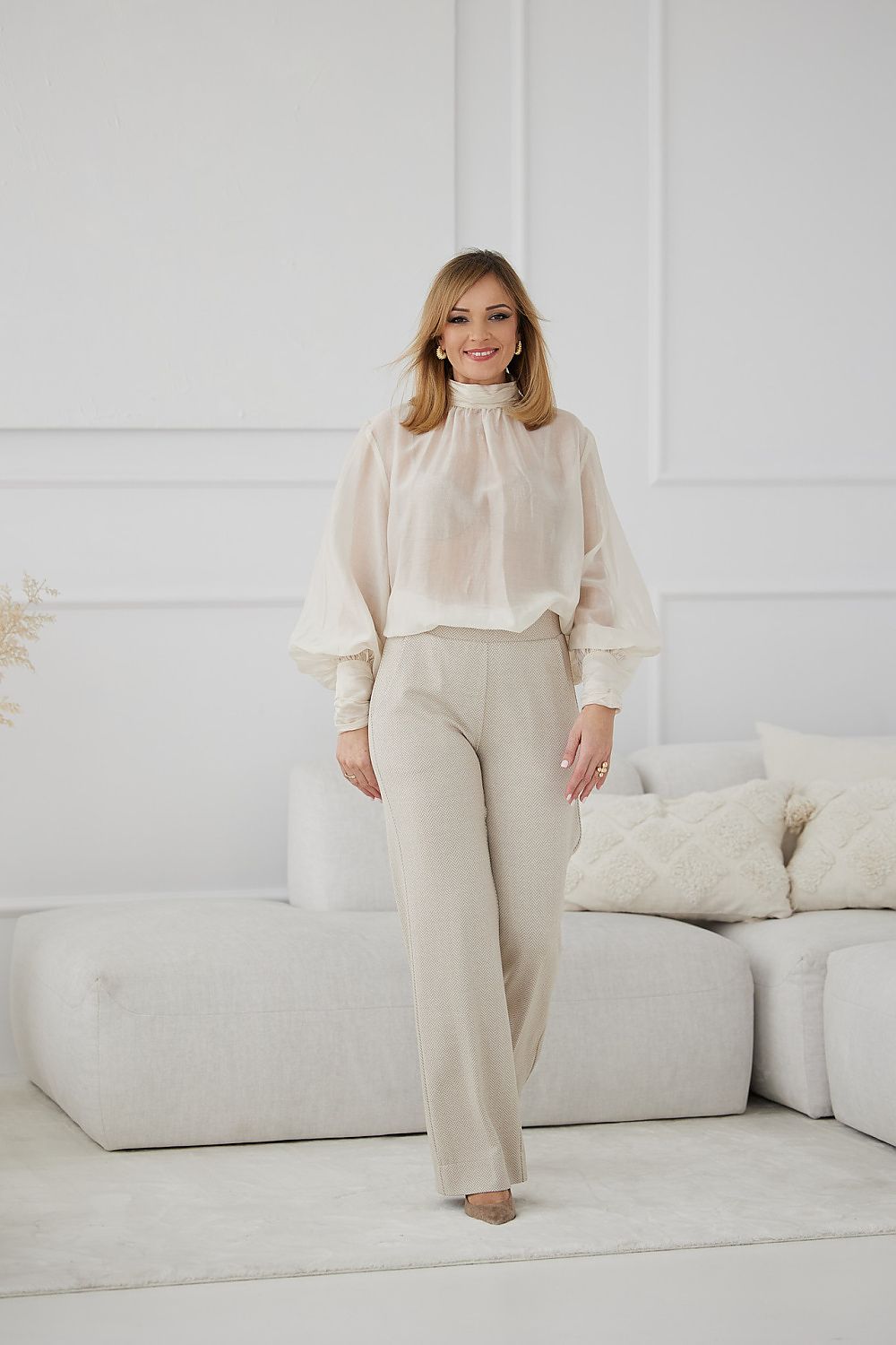 Women trousers model 213119 La Aurora
