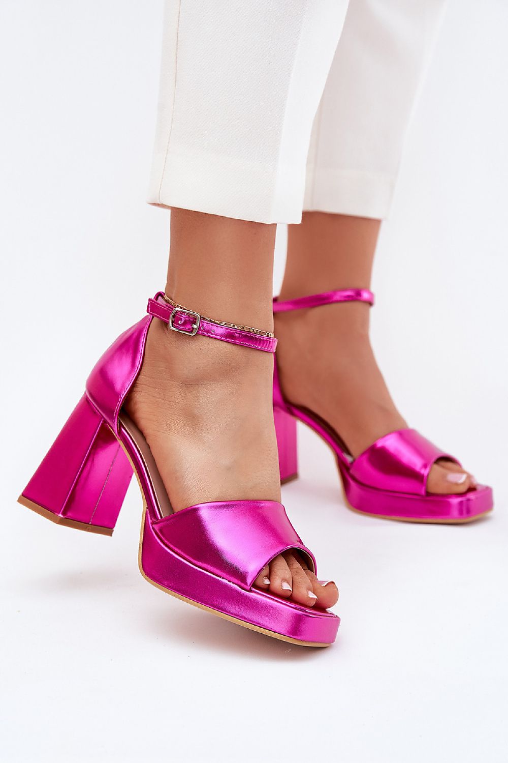 Heel sandals model 215001 Step in style