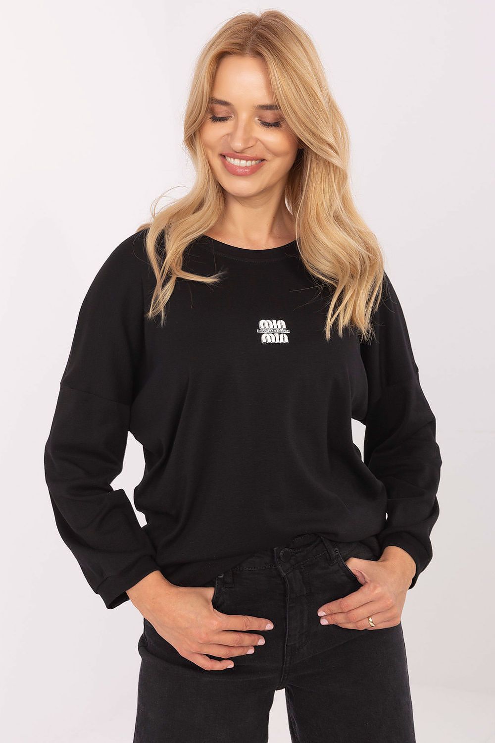 Blouse model 217047 Relevance