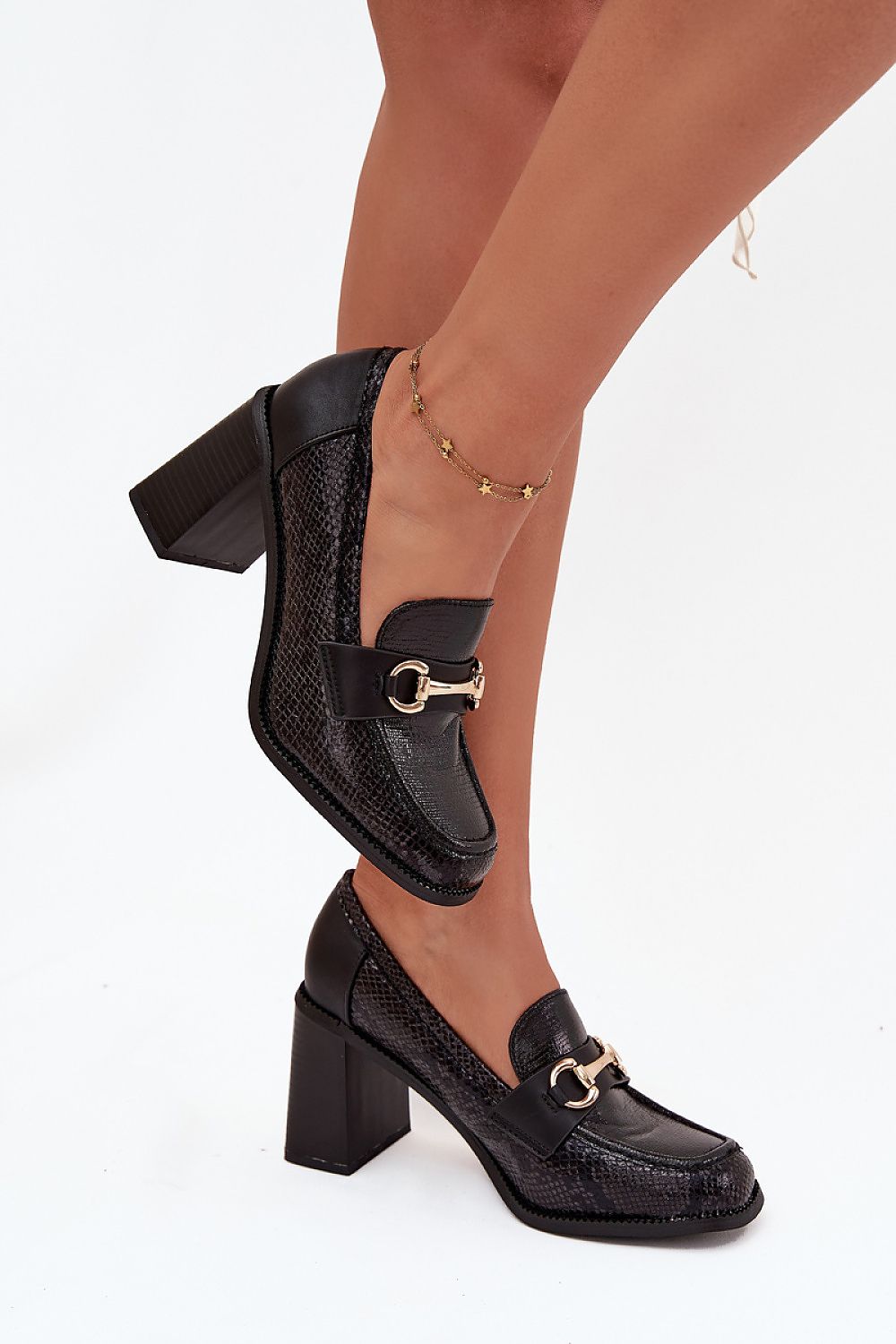 Heeled low shoes model 217846 Step in style