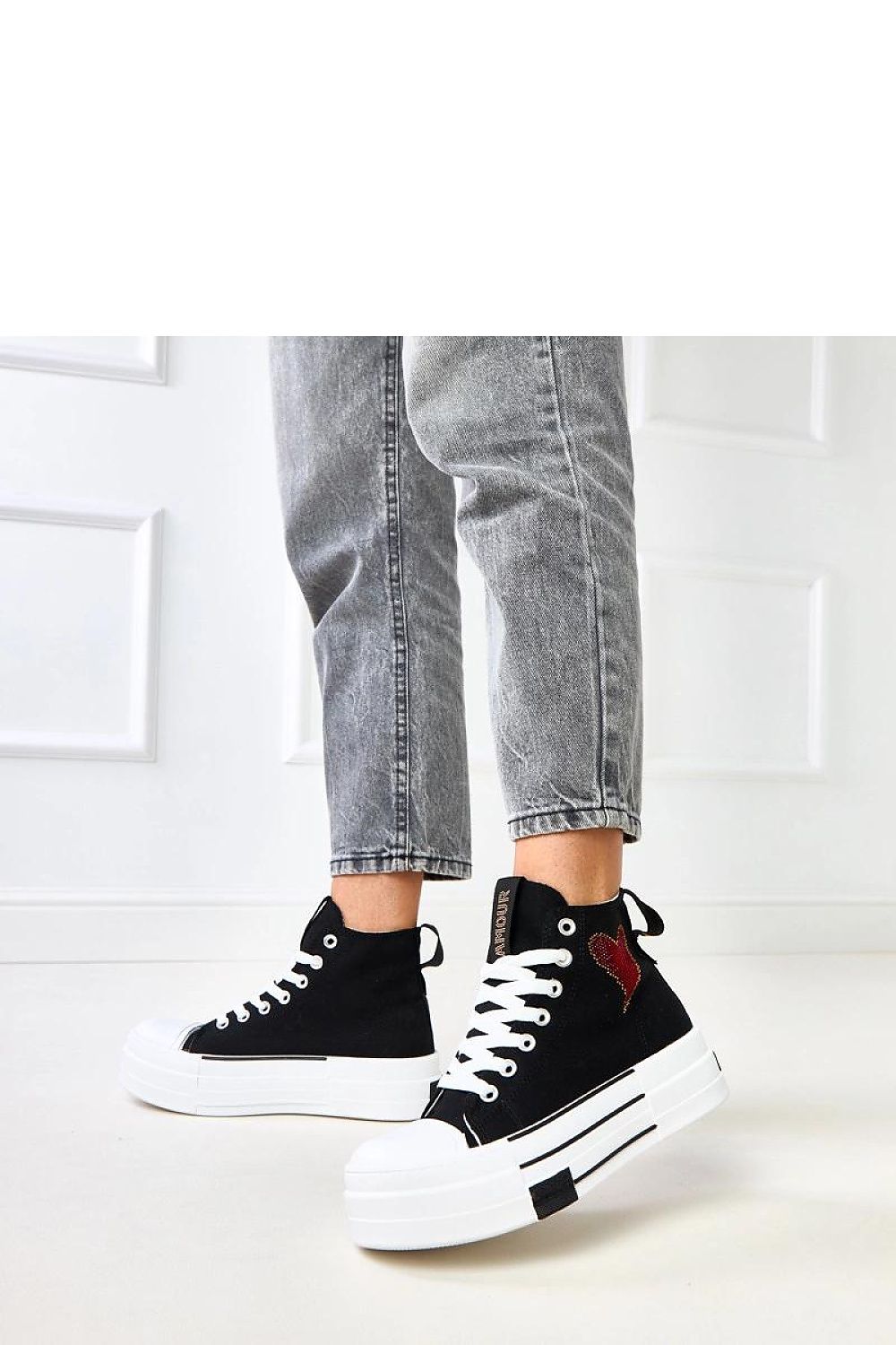 Sneakers model 218371 Solea