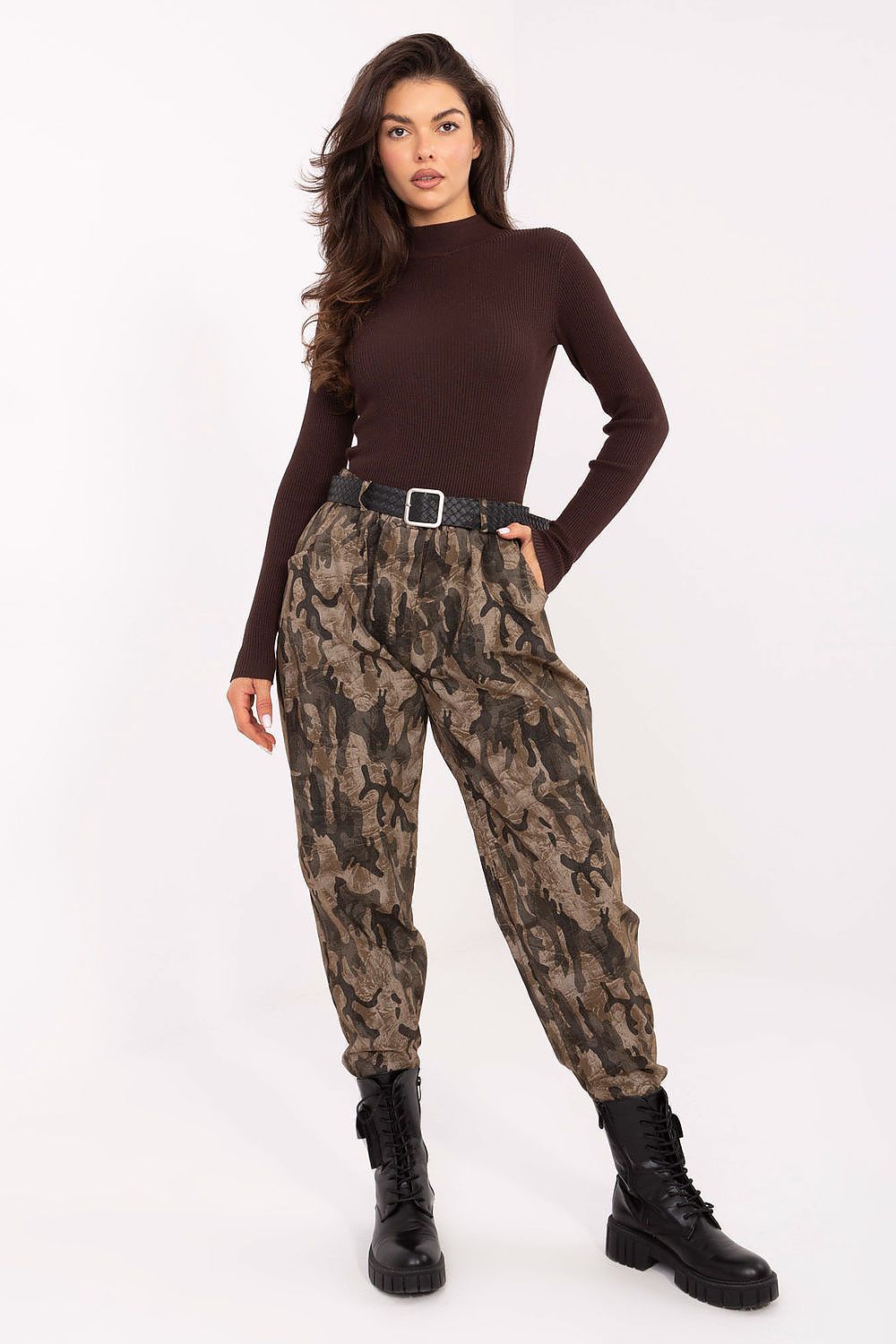 Women trousers model 218436 Italy Moda