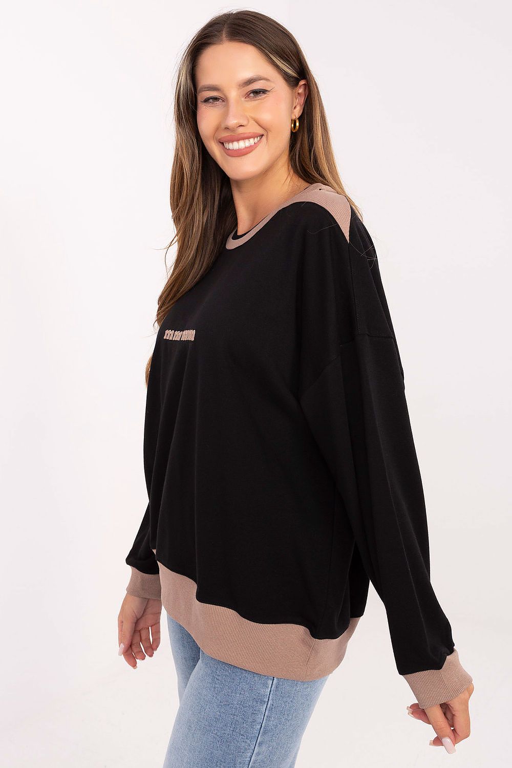 Sweatshirt model 218850 Relevance