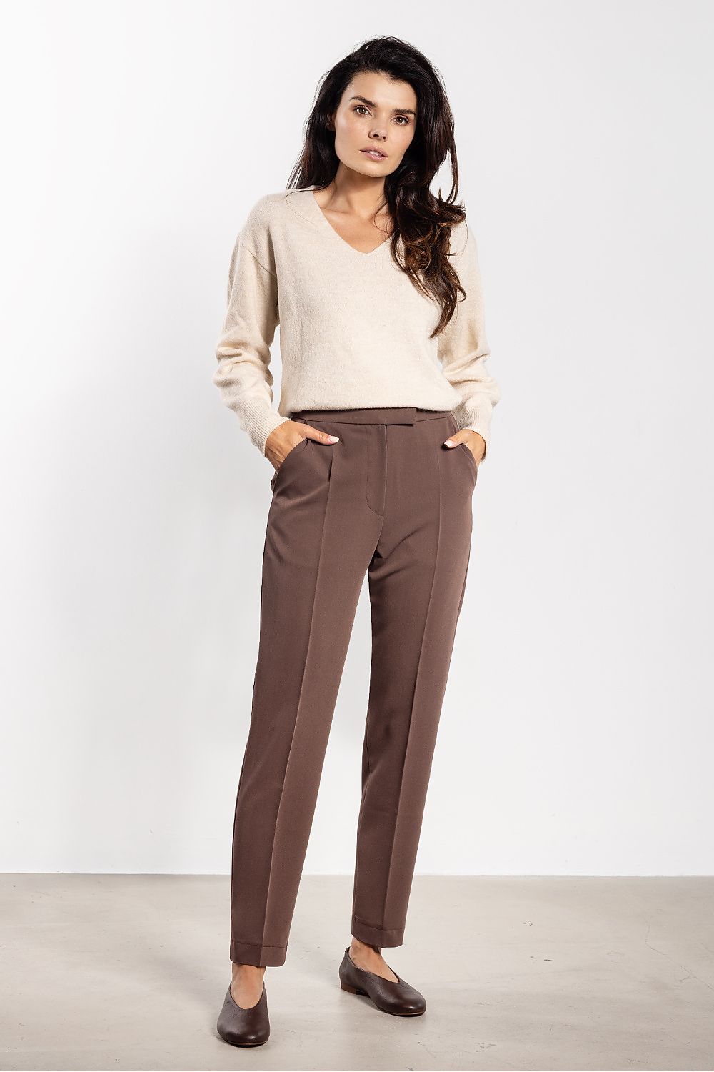 Women trousers model 218977 awama