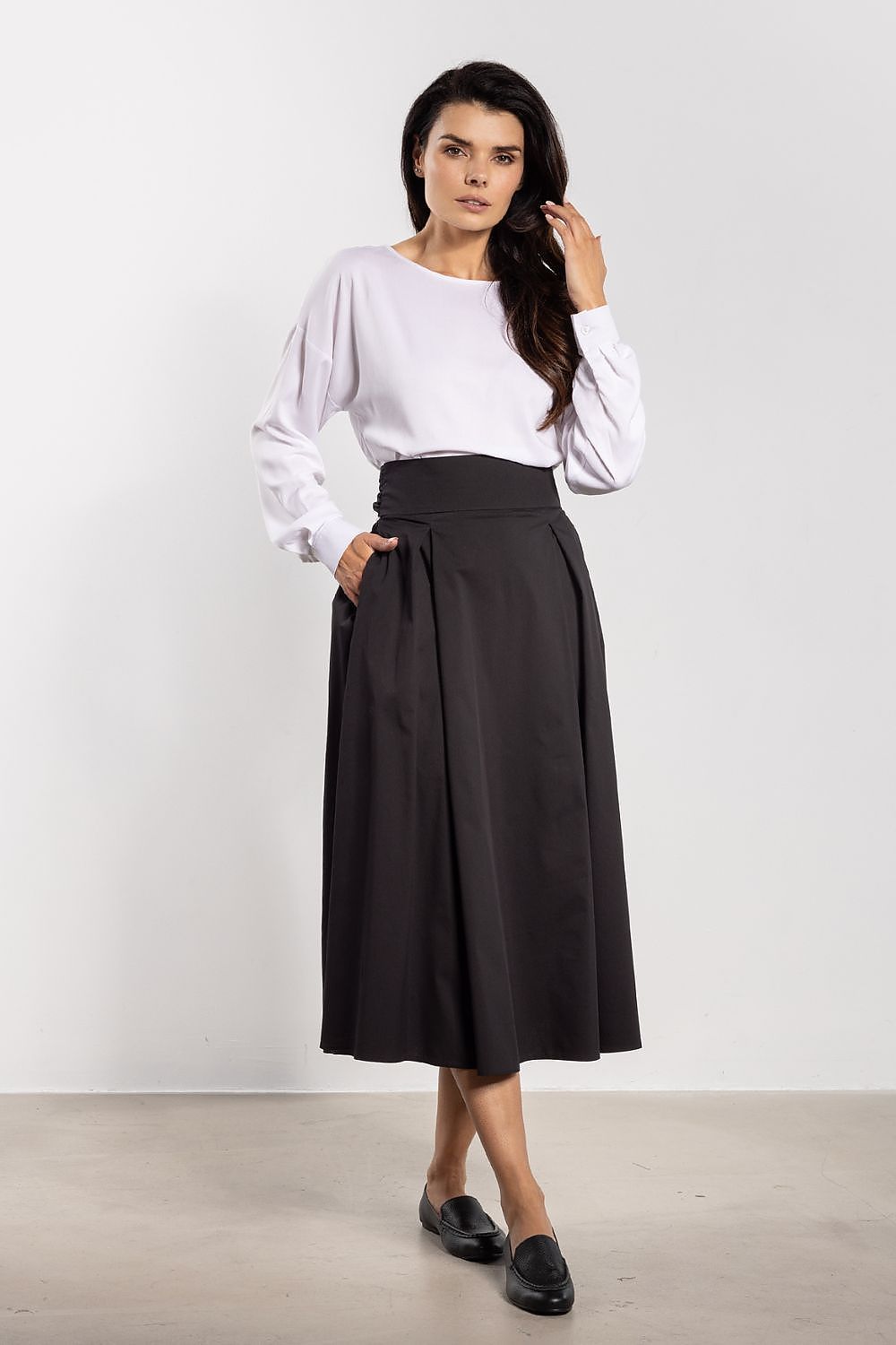 Skirt model 219007 awama