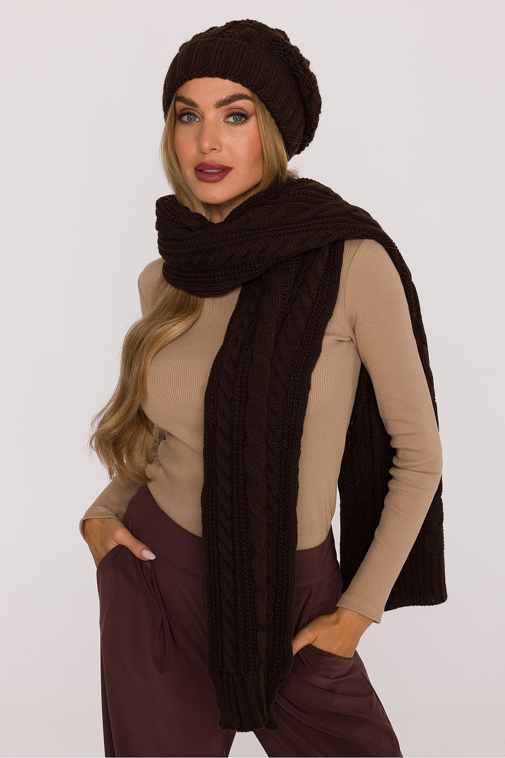 Shawl model 219542 Moe