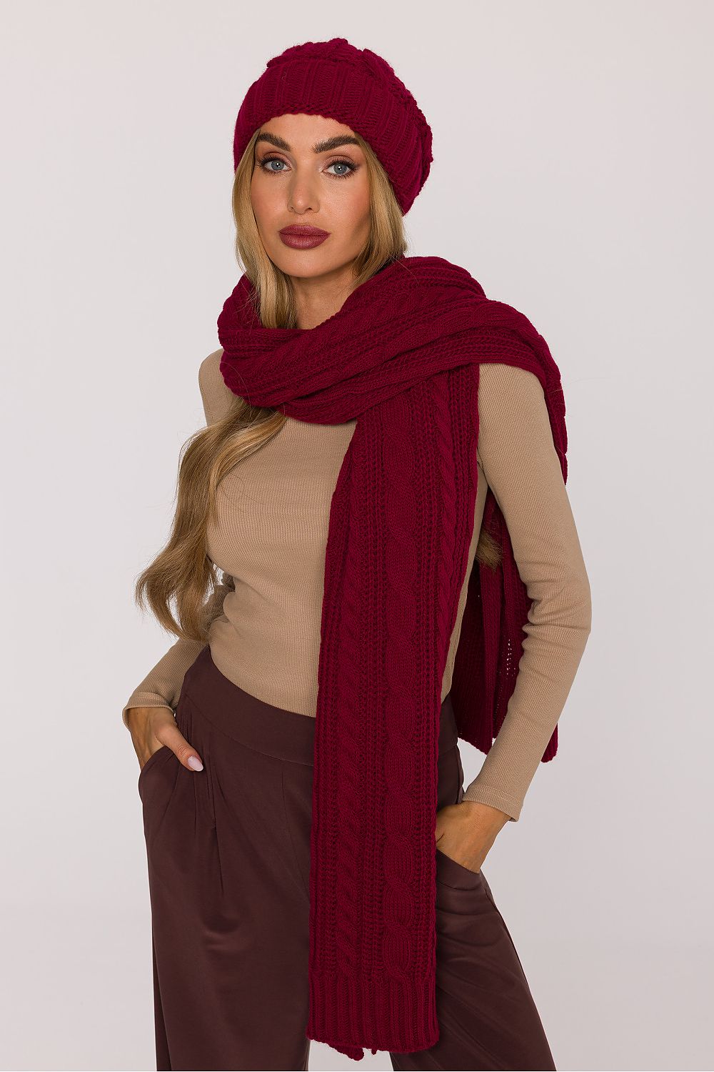 Shawl model 219543 Moe