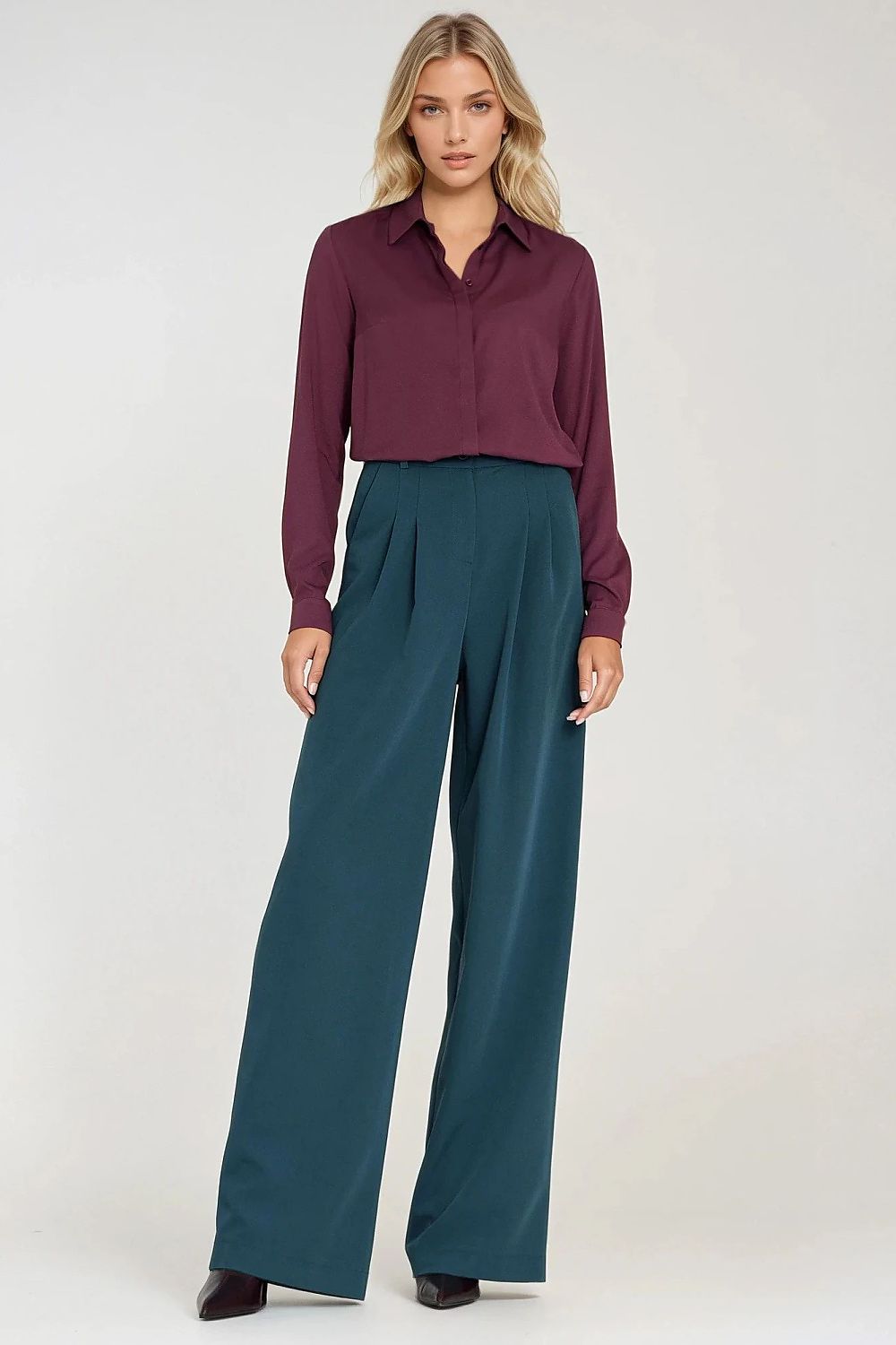 Women trousers model 219764 Nife